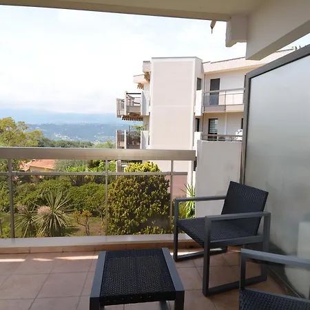 6 Personnes Avec Terrasse Et Piscine Quartier Fabron A Apartment Nice