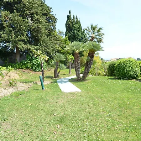 6 Personnes Avec Terrasse Et Piscine Quartier Fabron A * Nice