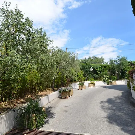 6 Personnes Avec Terrasse Et Piscine Quartier Fabron A * Nice